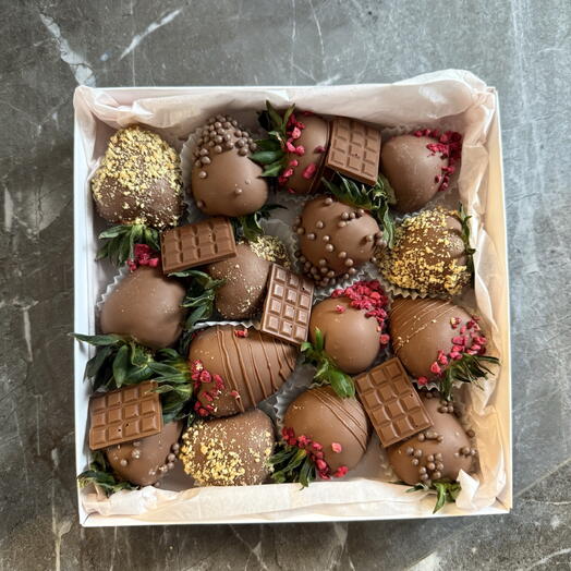 Клубника в молочном шоколаде (Callebaut - бельгийский шоколад)