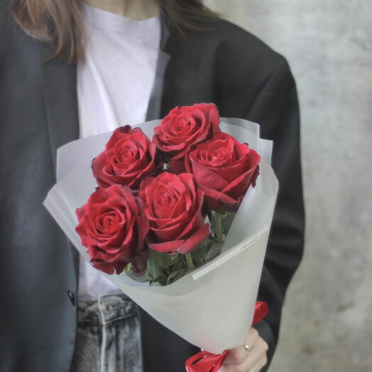 Букет из 5 красных роз