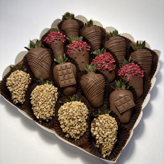 Клубника в Бельгийском шоколаде
Callebaut 20-16 шт. Подарочный набор 0016.ARMELIS