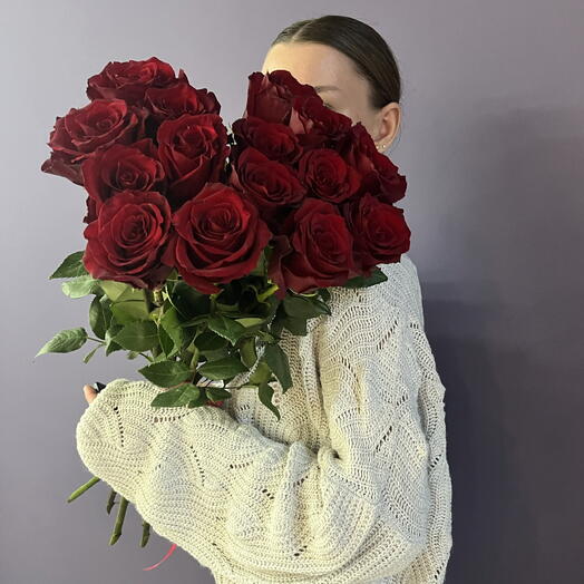 Букет из 15 красных роз