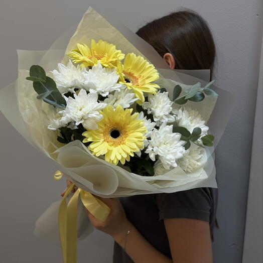 Букет яркий комплимент с герберой и хризантемой 🌼/ для девушек, мамы , коллеге