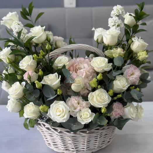 Maison White Garden Basket 🤍