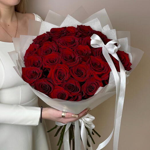 Букет из 25 красных роз Ред Наоми 60 см в матовой пленке | 🌹 Премиум качество