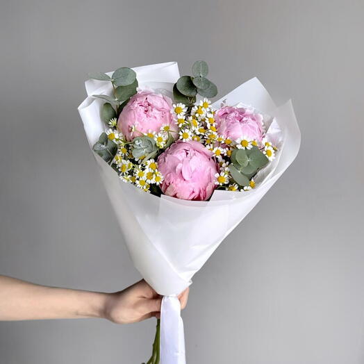 🌼🌼🌼Нежный букет розовые пионы Сара Бернар, голландская ромашка и эвкалипт