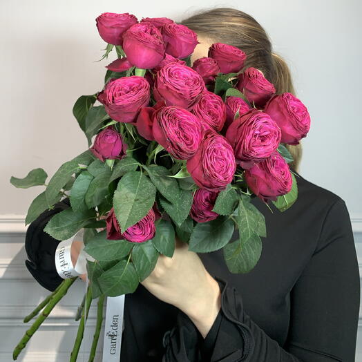 Моно букет из кустовых роз