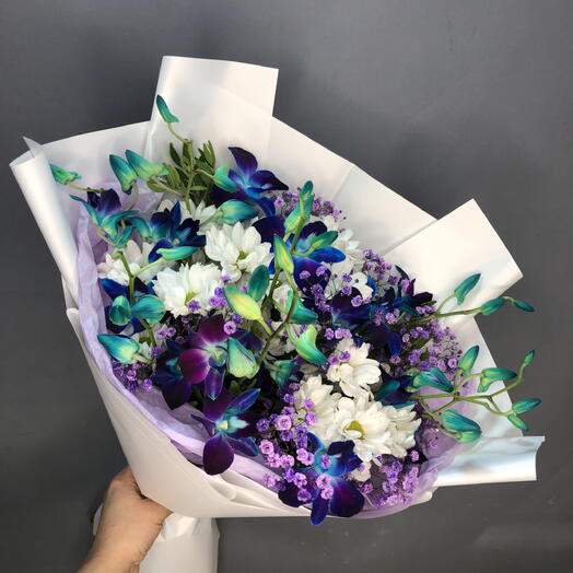 Яркий букет с космическими орхидеями,хризантемами ,гипсофилой🌸🩷☘️🌺☘️