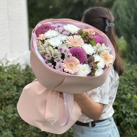 Сборный с георгинами и герберами