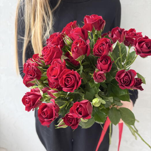 АКЦИЯ ️7 красных кустовых роз🌹