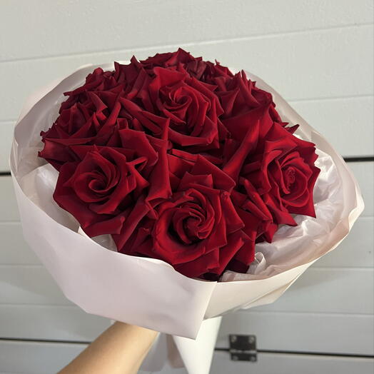 Шикарный букет  красных роз 🌹