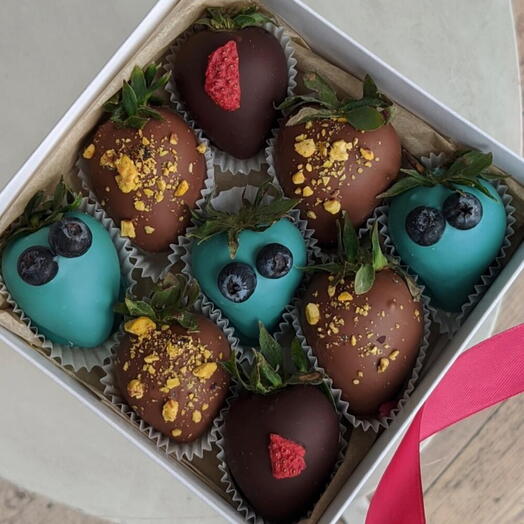 Blue Chocolate Strawberry Gift Box