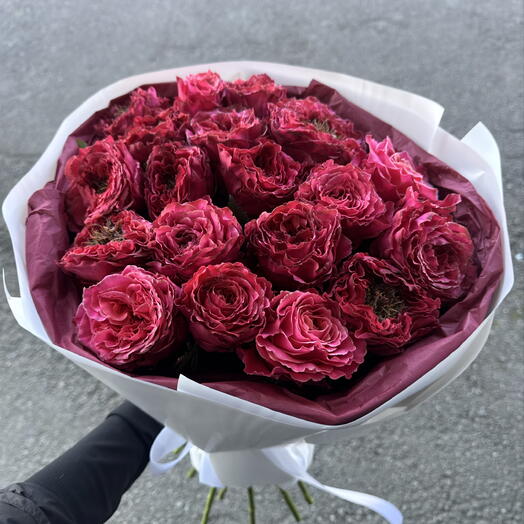 Букет из 19 пионовидных роз