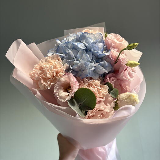 Букет комплимент из гортензии, эустомы и диантуса💕💐