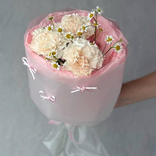 Букет комплимент с танацетумом и диантусами