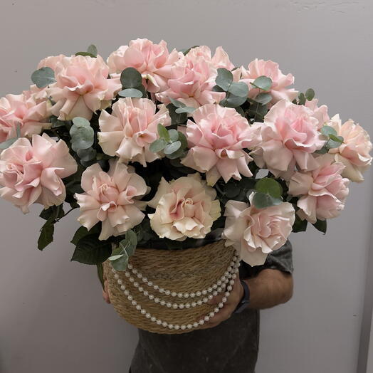 Корзина с французскими розами и бусами 🎀 Для любимой/ маме/ для мамы/ девушке/ подруге/ жене/ коллеге