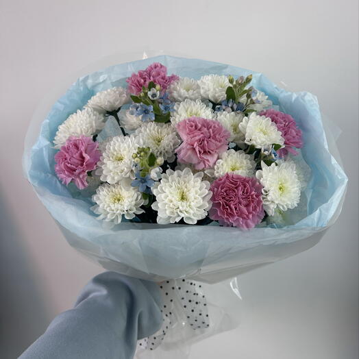 Букет из хризантем, диантусов и оксипеталума🩵💐