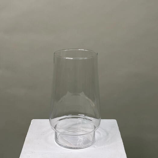 Лаконичная ваза из стекла