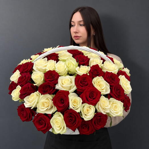 Большая корзина 75 роз