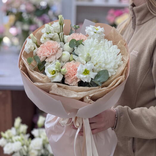 Нежный букет для мамы, девушки, дочки без повода 🤍

Хризантема, эустома, диантус