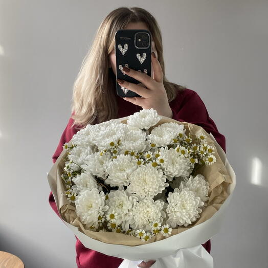 Хит букет хризантемы и ромашки