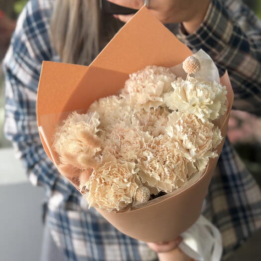 Букет из стойких нюдовых диантусов «Cream Marshmallow» D07
