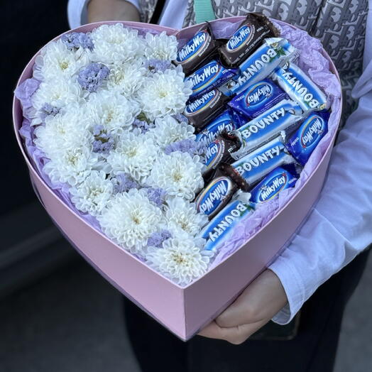 Цветы с конфетами в коробочке, сладкий подарок 🌸 коробка с цветами