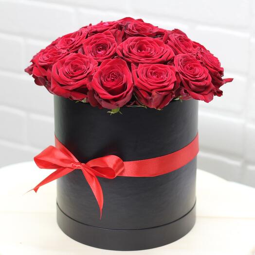 21 rosas rojas en una Caja