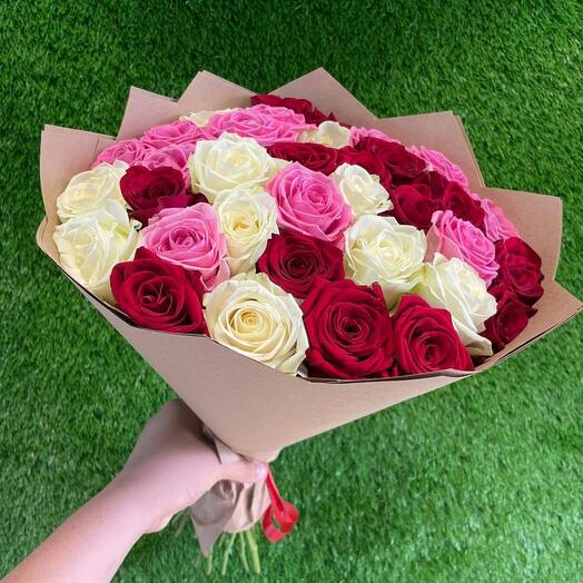 Bouquet of 35 mixed roses