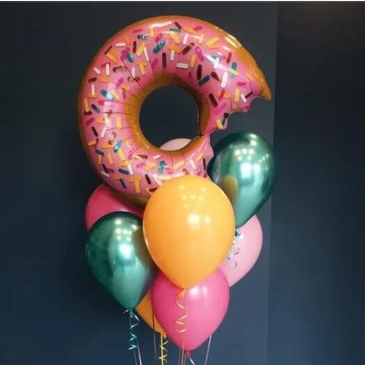 Set of 9 "donut" balls