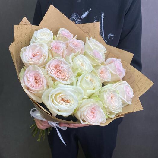 Rosas peonías de White Ohara en la elaboración