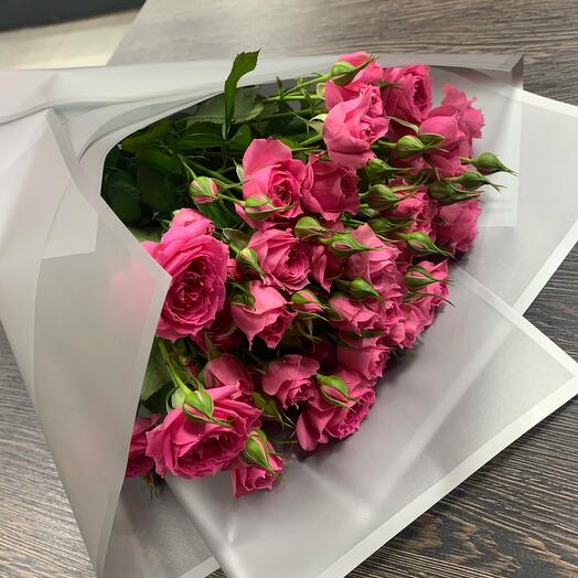 Bouquet of bush roses