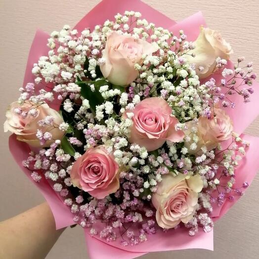 Ramo de rosas con gypsophila