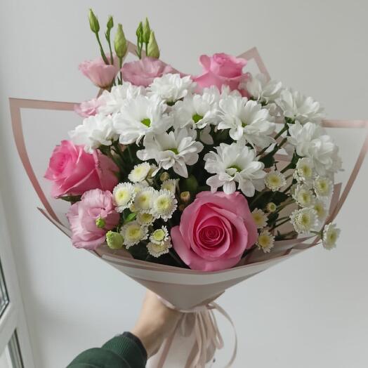 Нежный сборный букет