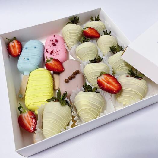 Клубника в шоколаде и муссовые эскимо