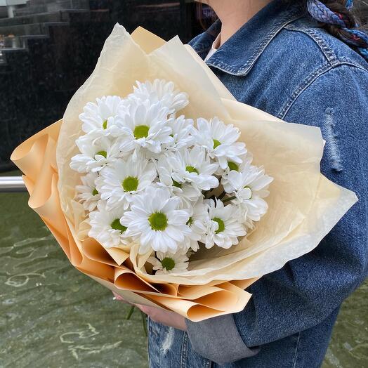 Bouquet of white chrysanthemums