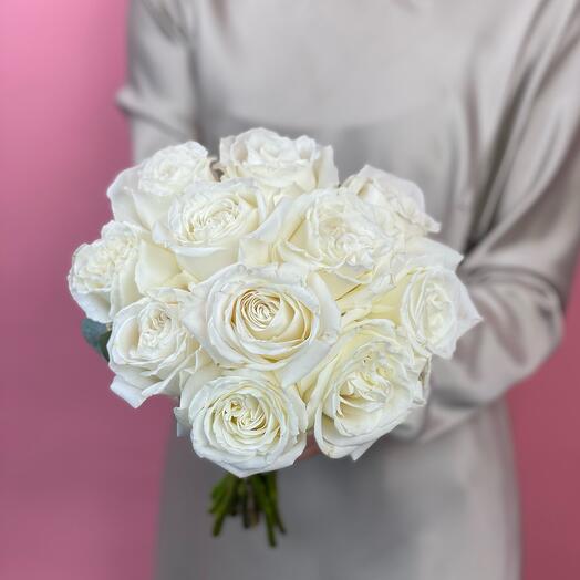 Ramo de novia de rosas blancas como la nieve