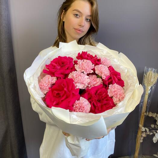 Rosas francesas y Dianthus de encaje