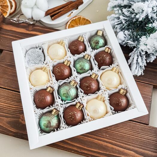 Подарочный набор елочких шаров из бельгийского шоколада