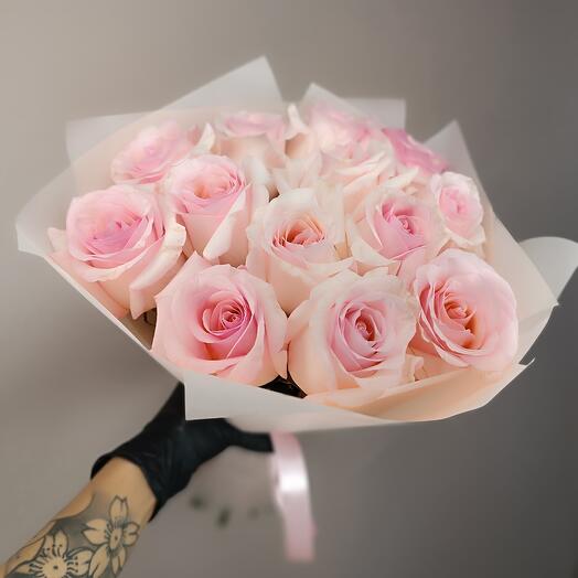 15 pink roses