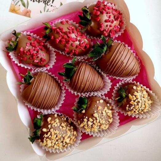 Клубника в шоколаде 9 штук стандарный