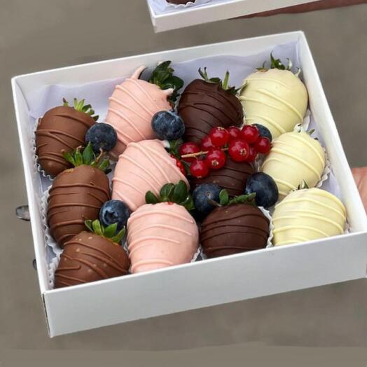 Клубника в шоколаде 12шт