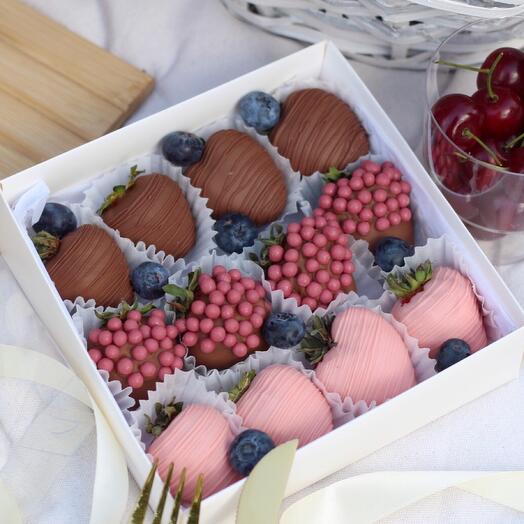 Chocolate-covered strawberries (12-16 pieces) S Mona Lisa Gift Set