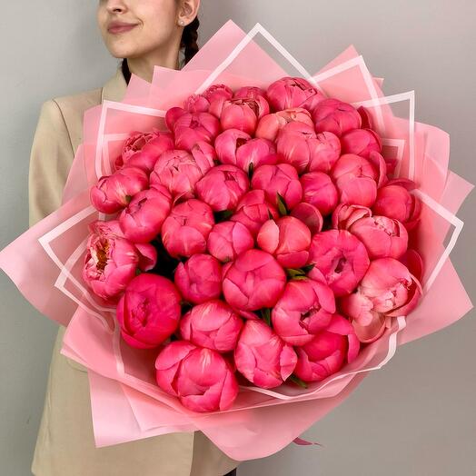 35 коралловых пионов Корал Шарм. Большой букет 131 Kimbirly Flowers