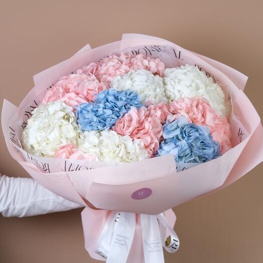 Bouquet of 11 hydrangeas