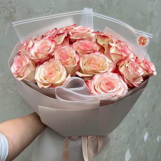 Букет из 21 нежной бежевой розы от Оранж Алматы