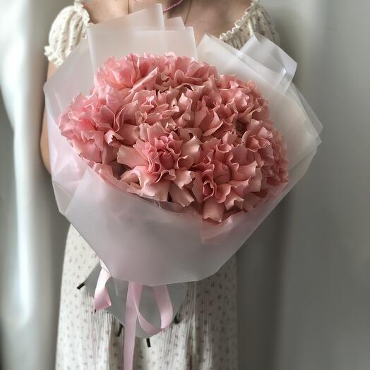 9 ажурных розовых роз