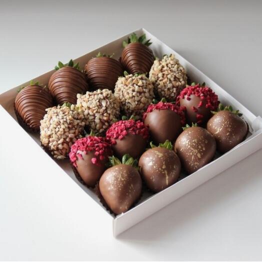 Fresa en chocolate 16 piezas