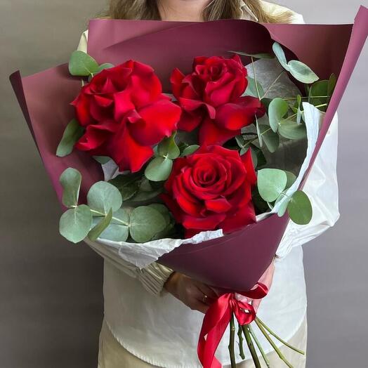 Bouquet of French roses with eucalyptus