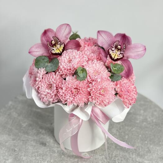 Розовая хризантема и орхидея🌸