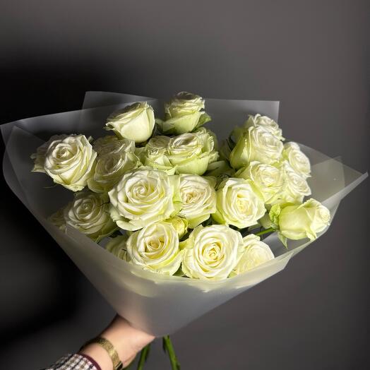 Букет из кустовых белых роз 7🌸