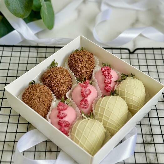 Chocolate-covered strawberries asso